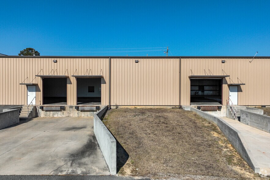 More Photos Of 628 Industrial Park Rd, Roberta Warehouse For Lease
