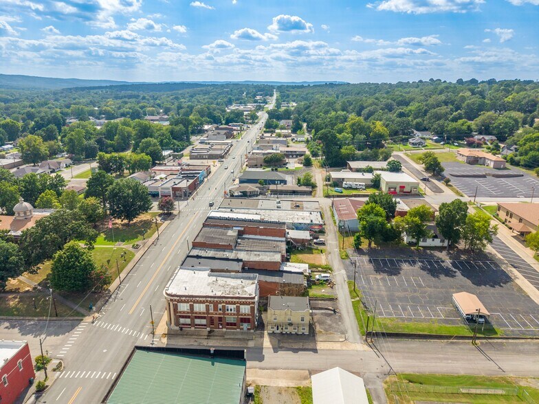 More Photos Of 104 N 3rd St, Heber Springs Office For Sale