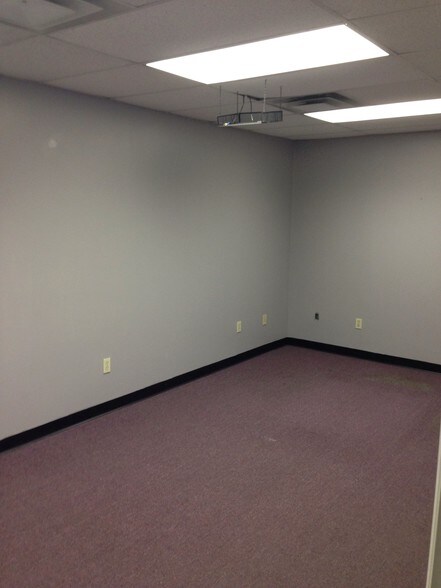 More Photos Of 6048-6050 State Rt 34, Winfield Warehouse For Lease
