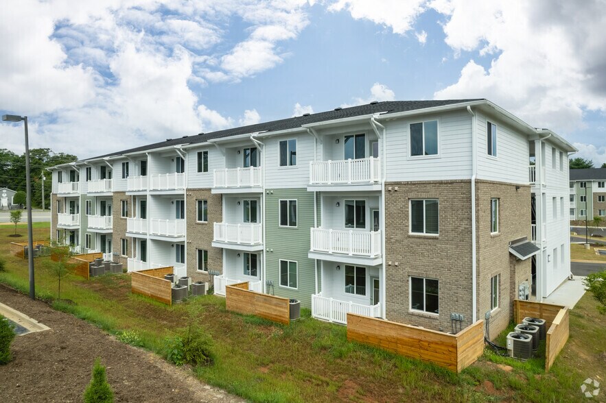 More Photos Of 6800 White Horse Rd, Greenville Apartments For Sale