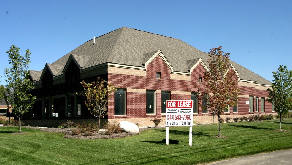More Photos Of 2201 Auburn Rd, Auburn Hills Medical For Lease