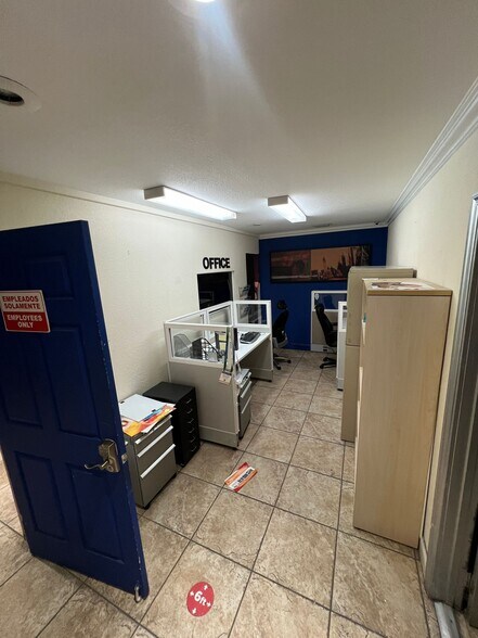 More Photos Of 1680 W 33rd Pl, Hialeah Industrial For Sale