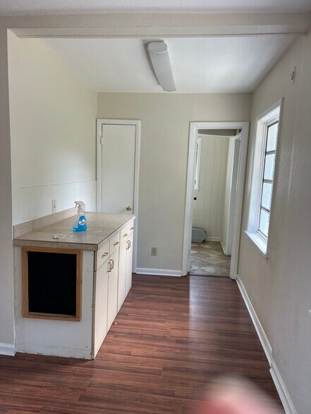 More Photos Of 134 NW Burk St, Lake City Daycare Center For Lease