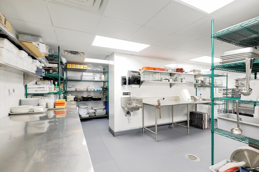 More Photos Of 973 Smith Ave S, Saint Paul Freestanding For Sale