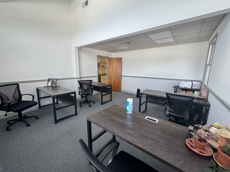 More Photos Of 2257 Silas Deane Hwy, Rocky Hill Medical For Lease