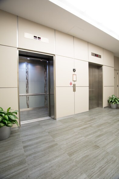 More Photos Of 1201 Brickell Ave, Miami Office For Lease