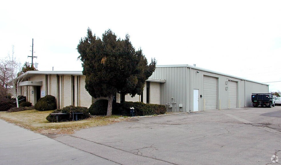 More Photos Of 1690 Chambers Rd, Aurora Light Distribution For Lease