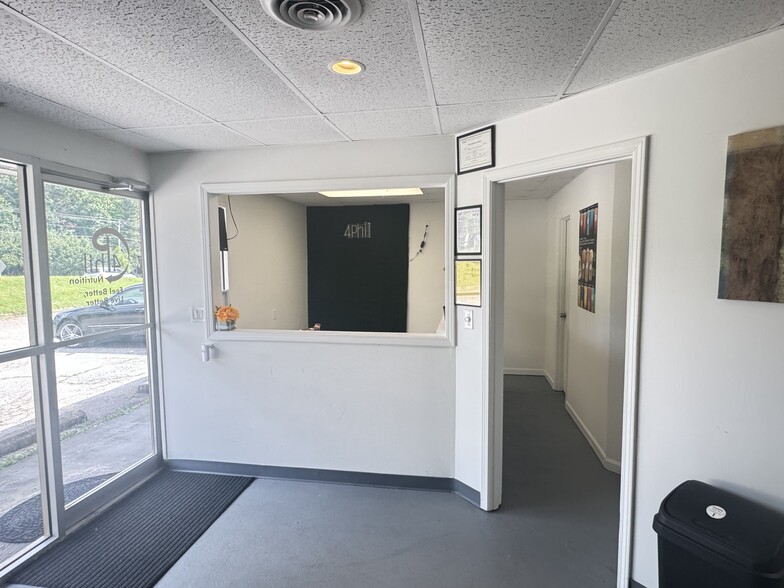 More Photos Of 3656 Highway 5, Douglasville Storefront Retail Office For Lease
