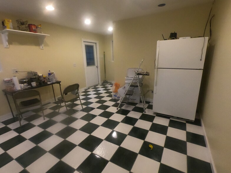 More Photos Of 109 S 11th Ave, Maywood Warehouse For Sale