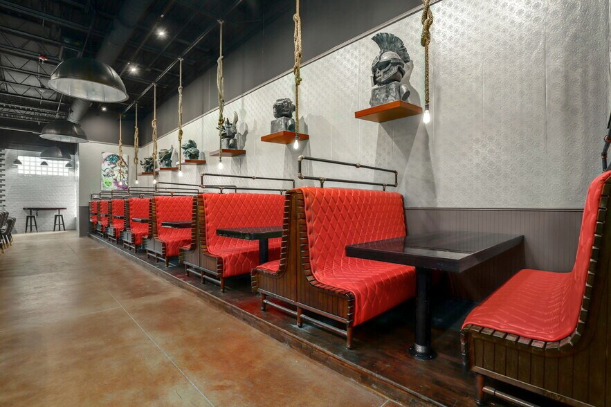 More Photos Of 819 N California Ave, Chicago Bar For Sale