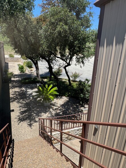 More Photos Of 100 S Canyonwood Dr, Dripping Springs Unknown For Lease