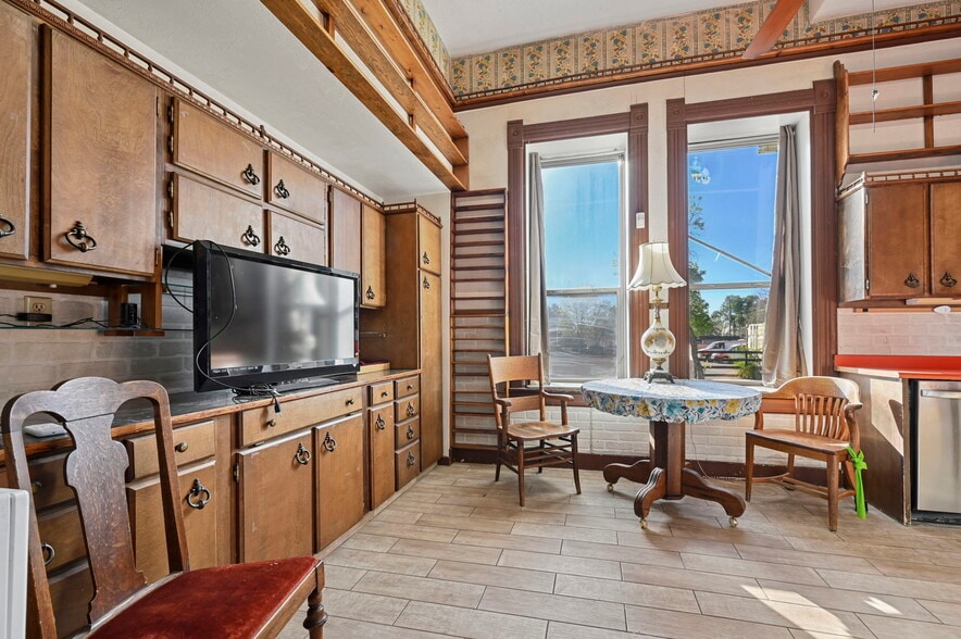 More Photos Of 2801 W Colorado Ave, Colorado Springs General Retail For Sale