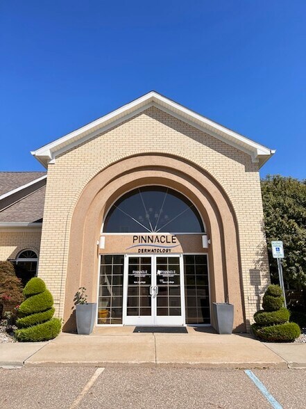 Primary Photo Of 5084 Villa Linde Pky, Flint Office For Sale