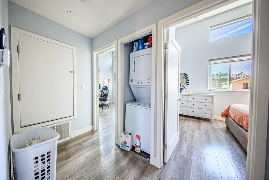 More Photos Of 5743 Case Ave, North Hollywood Apartments For Sale