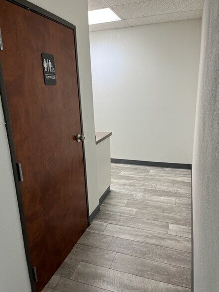 More Photos Of 11227 N Stemmons Fwy, Dallas Office Residential For Sale