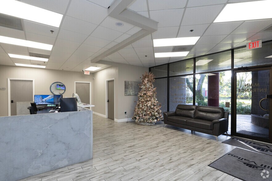 More Photos Of 1211 Tech Blvd, Tampa Manufacturing For Lease