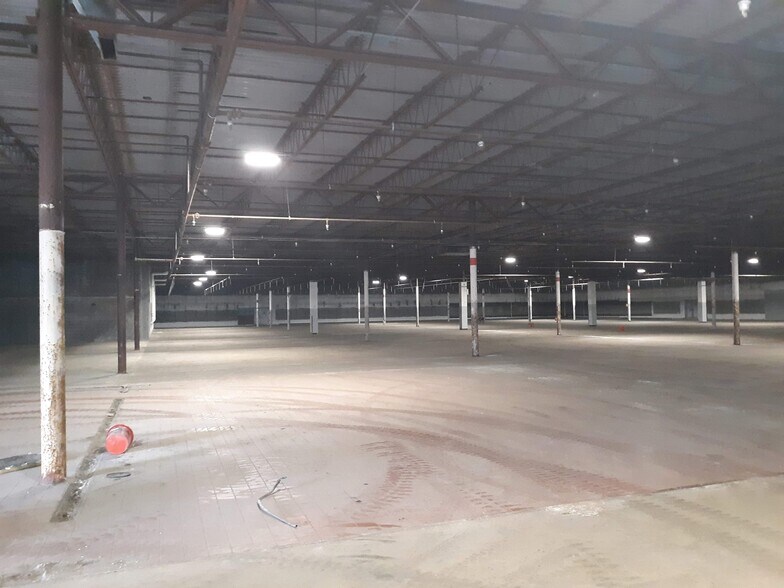 More Photos Of 990 W 41st St, Hibbing Unknown For Lease