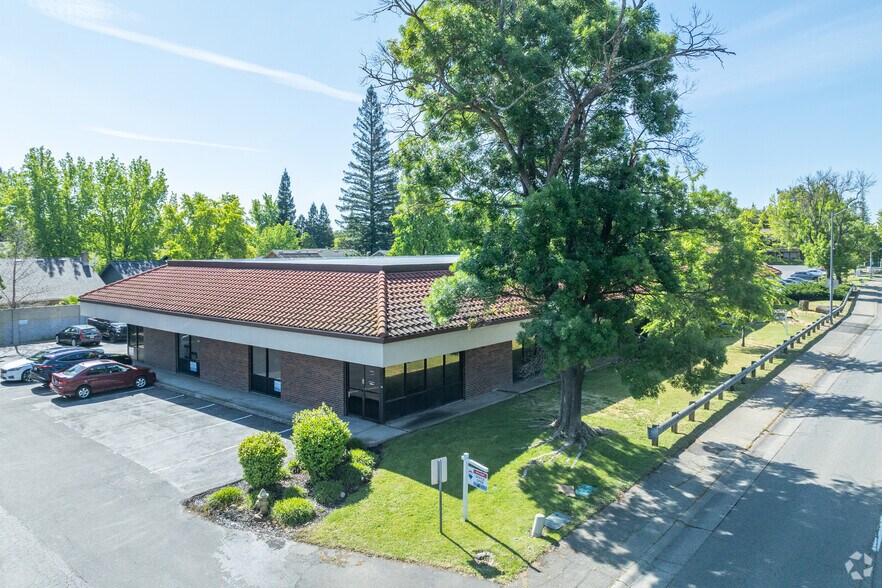 More Photos Of 5200-5252 Sunrise Blvd, Fair Oaks Unknown For Lease