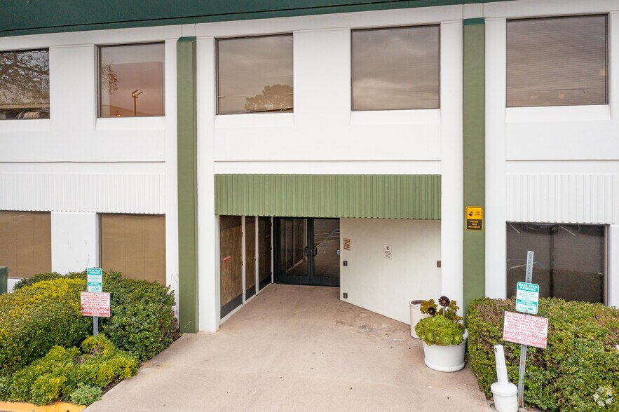 More Photos Of 333 Gellert Blvd, Daly City Office For Lease