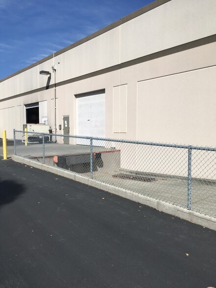 More Photos Of 460-480 Technology Way, Napa Flex For Lease