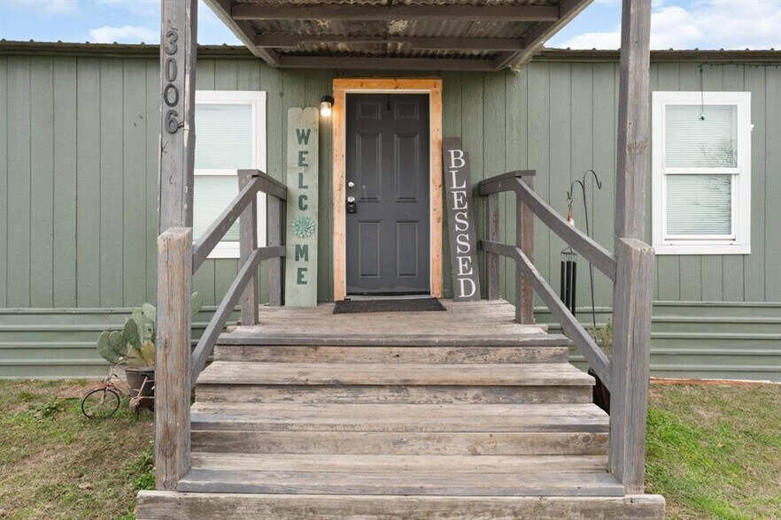 More Photos Of 4500 FM 515, Emory Light Manufacturing For Sale