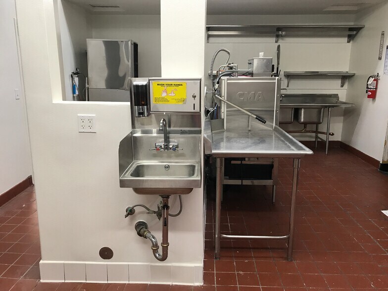 More Photos Of 4161 Beverly Blvd, Los Angeles Restaurant For Lease