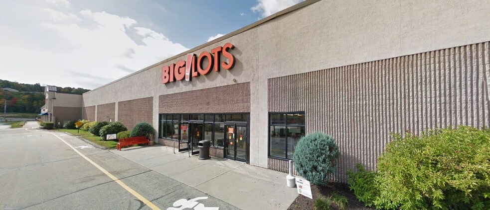 More Photos Of 96 Daniel Webster Hwy, Belmont General Retail For Lease