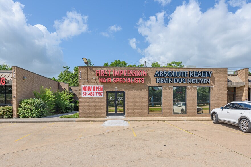 More Photos Of 2006 Broadway St, Pearland Medical For Lease