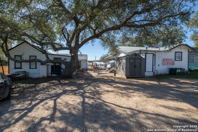 More Photos Of 1820 10th St, Floresville Freestanding For Sale