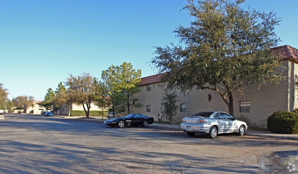 More Photos Of 4651 Oakwood Dr, Odessa Apartments For Sale