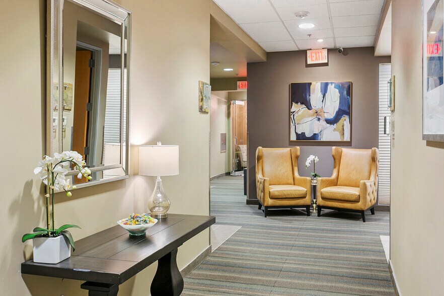 More Photos Of 9375 E Shea Blvd, Scottsdale Coworking Space