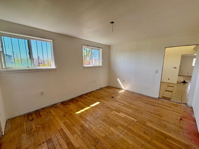 More Photos Of 4 18th St, Richmond Industrial For Sale