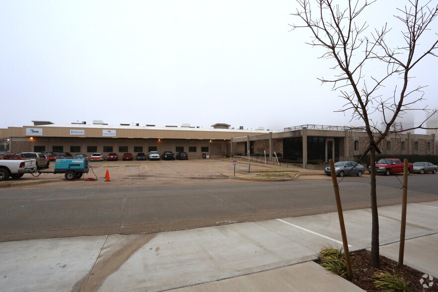 More Photos Of 100 NE 5th St, Oklahoma City Coworking Space