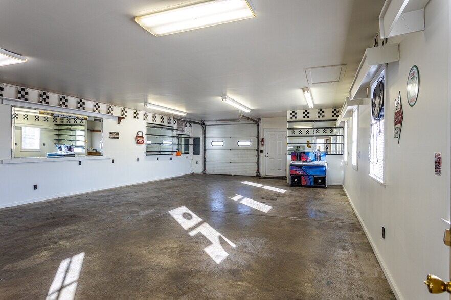 More Photos Of , Delphi Unknown For Sale