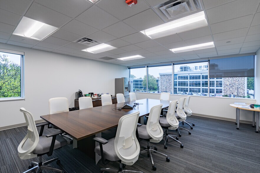 More Photos Of 727 Norristown Rd, Lower Gwynedd Research And Development For Lease