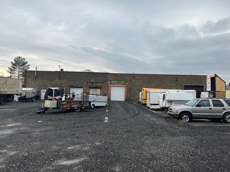 Primary Photo Of 236 Burgar St, Welland Warehouse For Sale