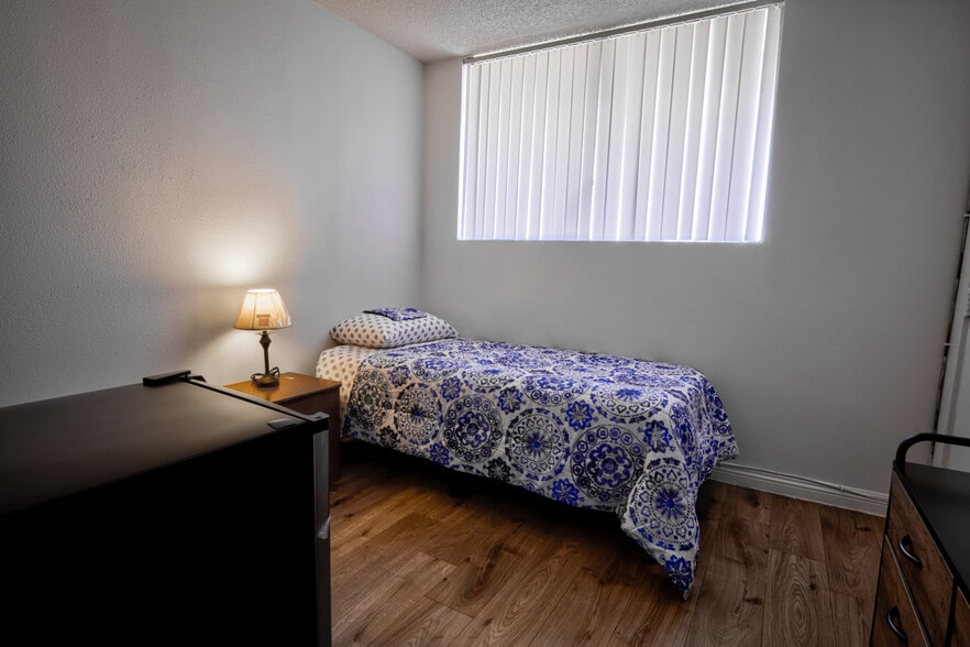 More Photos Of 200 S 8th St, Las Vegas Apartments For Sale