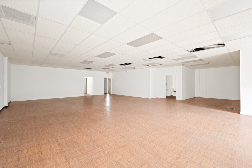 More Photos Of 3579 Gage Ave, Bell Medical For Sale