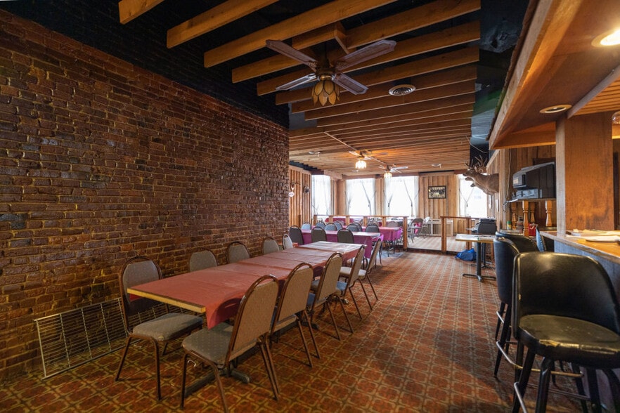 More Photos Of 100 S Washington St, Lake City Restaurant For Sale