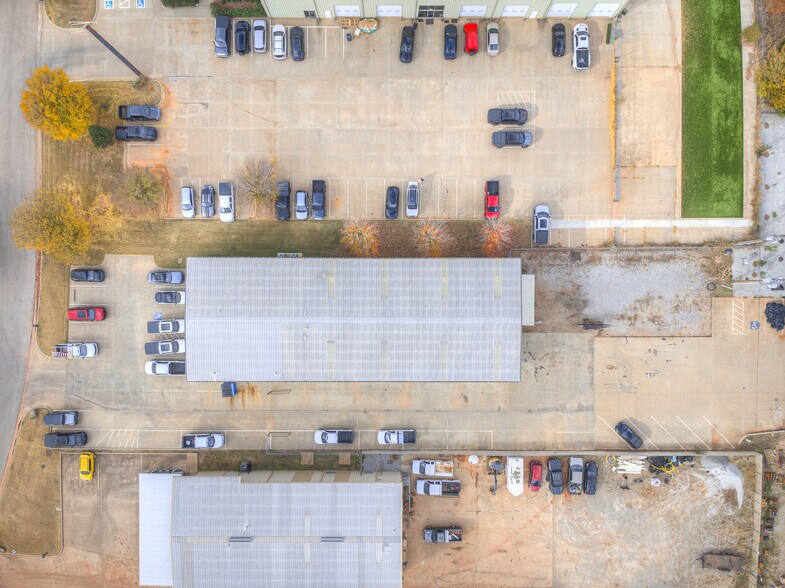 More Photos Of 209 NW 132nd St, Oklahoma City Industrial For Sale