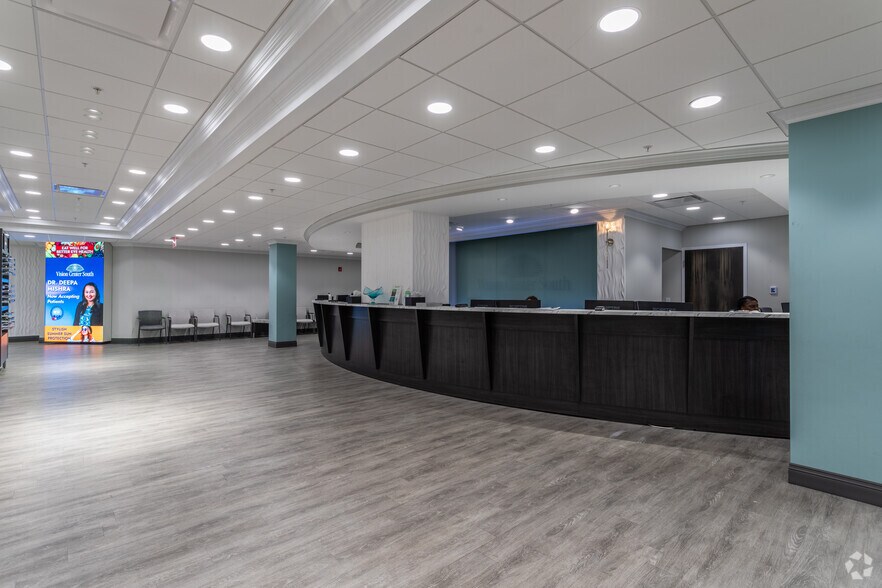 More Photos Of 2826 Ross Clark Cir, Dothan Unknown For Sale