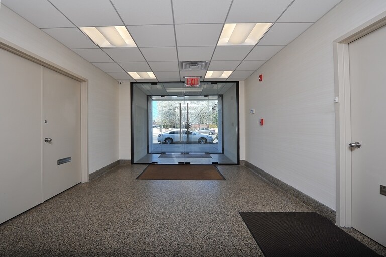 654 Avenue C, Bayonne, NJ 07002 Medical Office For Lease