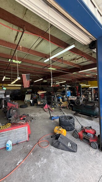 More Photos Of 2700 1st Ave SE, Moultrie General Retail For Sale