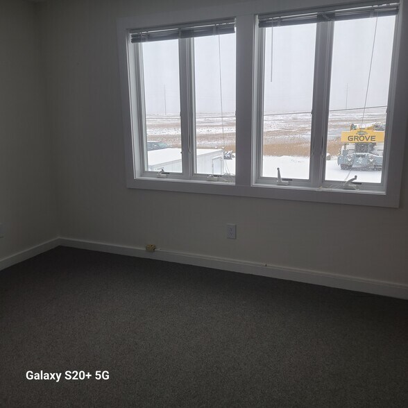 More Photos Of 1 Lafayette Rd, Hampton Office For Lease