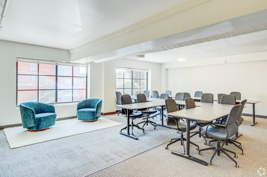 More Photos Of 2130 Center St, Berkeley Storefront Retail Office For Lease