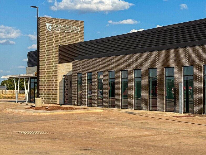 More Photos Of 6767 Southwest Pky, Wichita Falls Medical For Lease