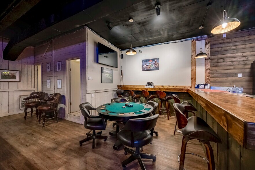 More Photos Of 422 Fryes Ln, Danville Sports And Entertainment For Sale