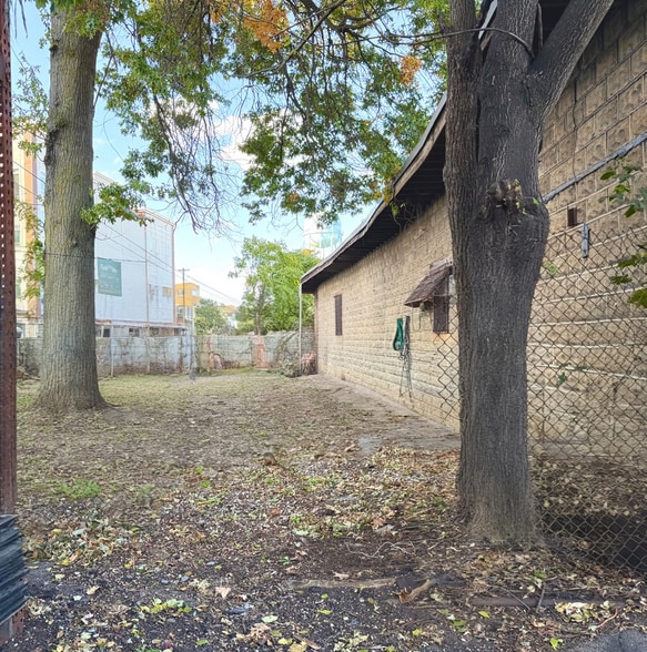 More Photos Of 87-95 Searing Ave, Mineola Warehouse For Sale