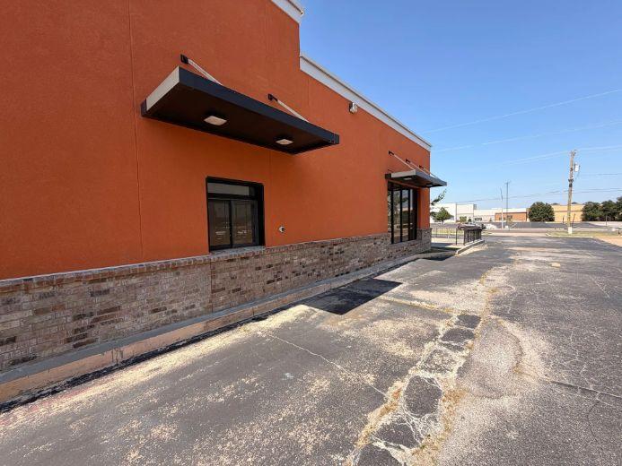More Photos Of 6620 E Reno Ave, Oklahoma City Restaurant For Lease