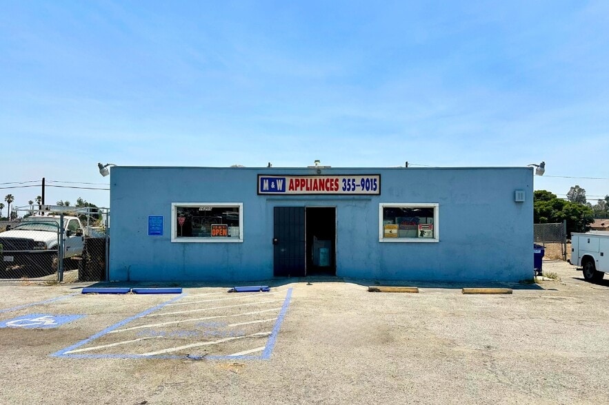 Primary Photo Of 16205 Foothill Boulevard, Fontana Service Station For Lease